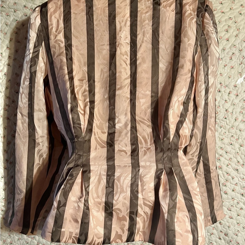 Papelle Petites pretty pink striped 100% silk vintage blouse. Size 10 NWOT - Picture 2 of 2